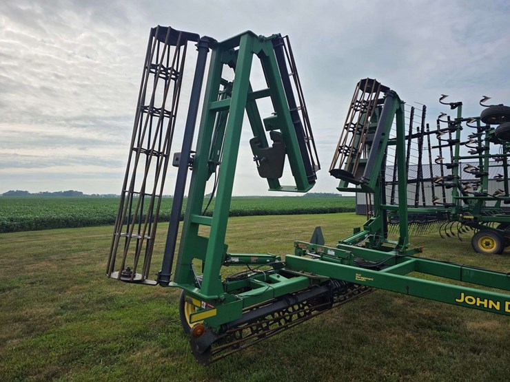 john-deere-200-image-19