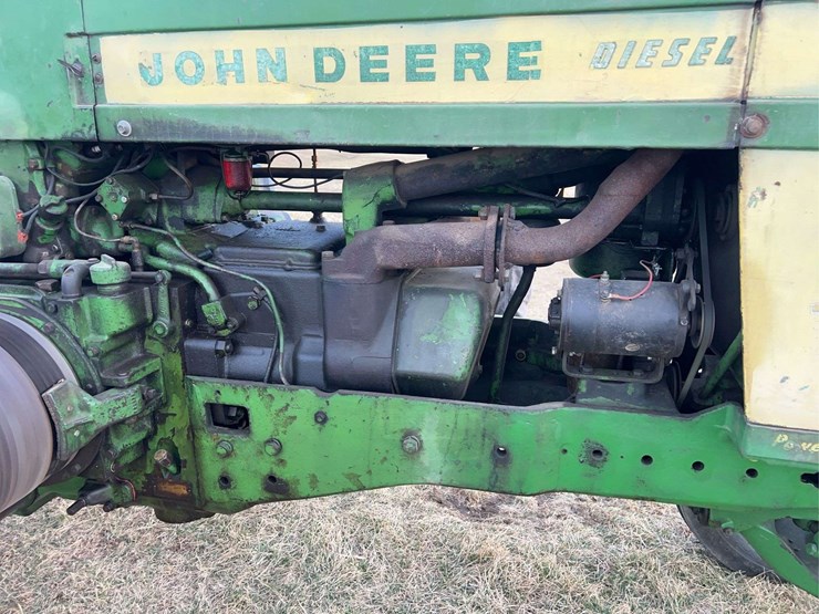 john-deere-720-image-23