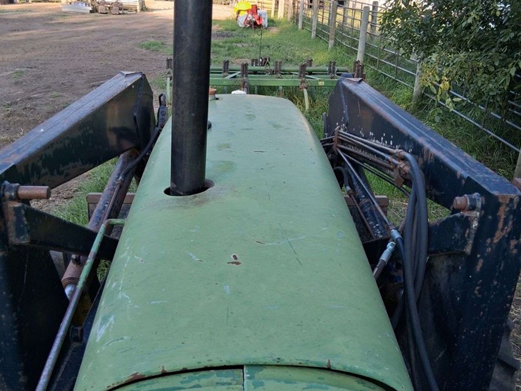 1982-john-deere-2940-image-3
