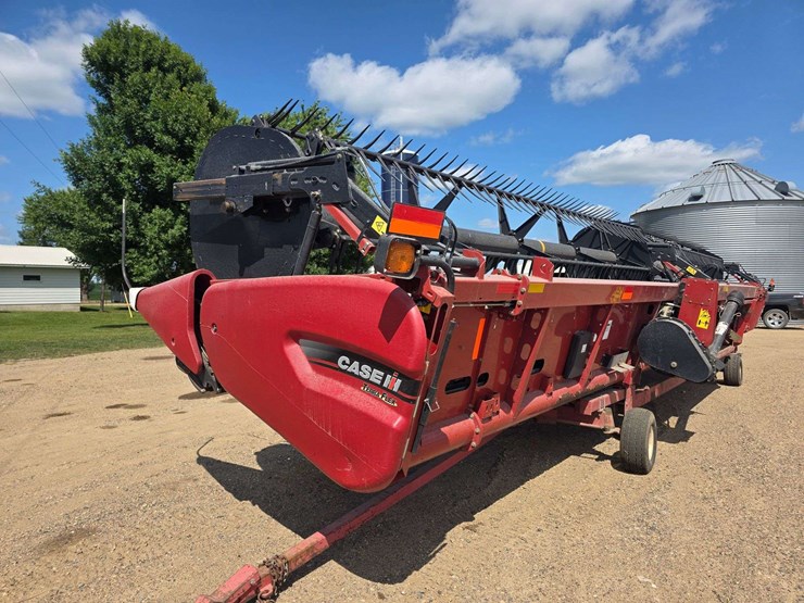 2014-case-ih-3162-image-3
