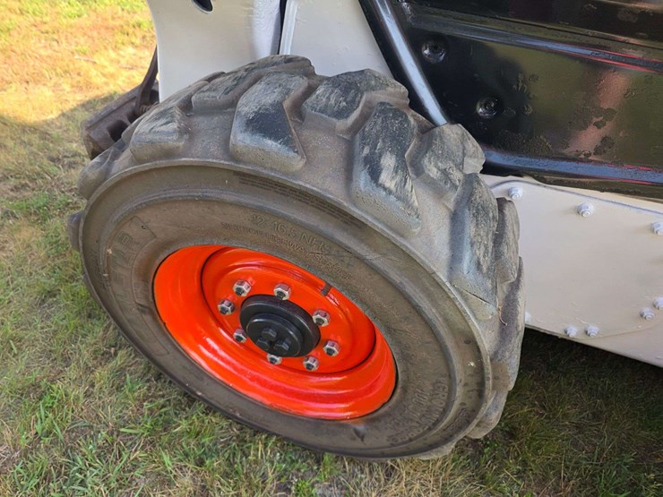 2021-bobcat-s76-image-47