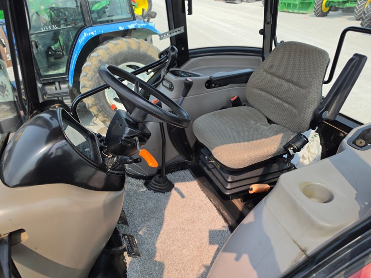 case-ih-farmall-140a-image-10