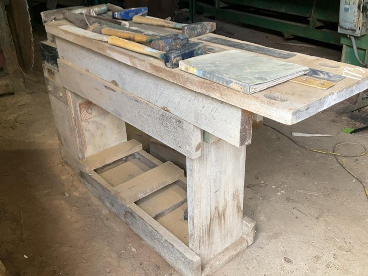 #173-•-hanchett-tilting-anvil-and-bench-image-4