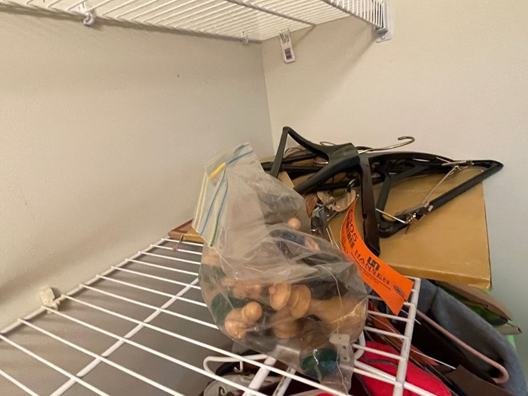 #7305-•-chess-set-and-hangers-image-1