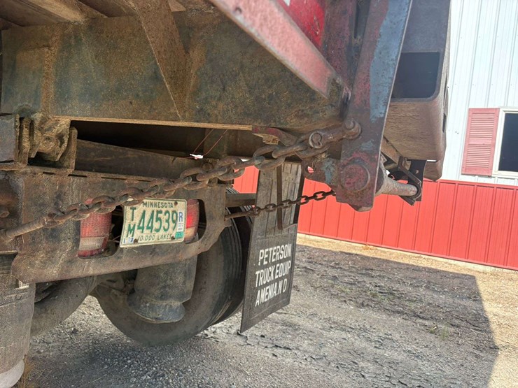 1986-mack-valueliner-image-12