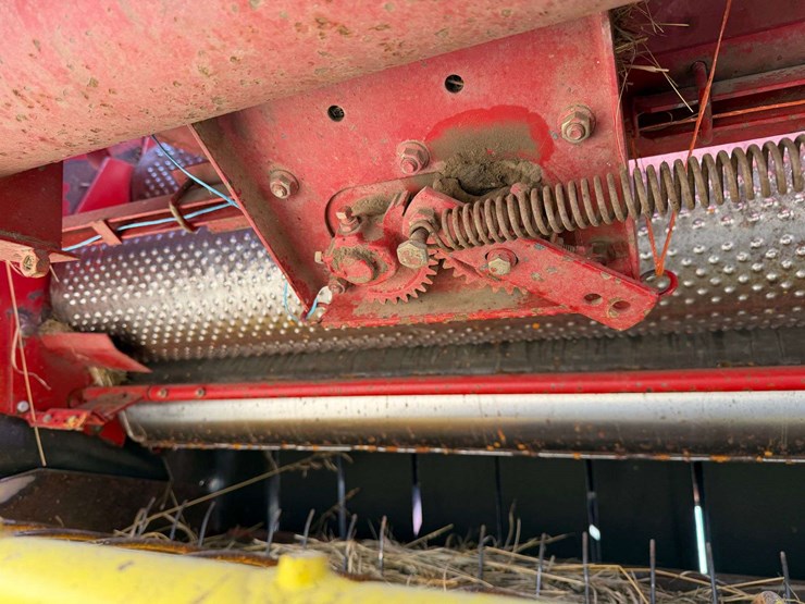 new-holland-664-image-35