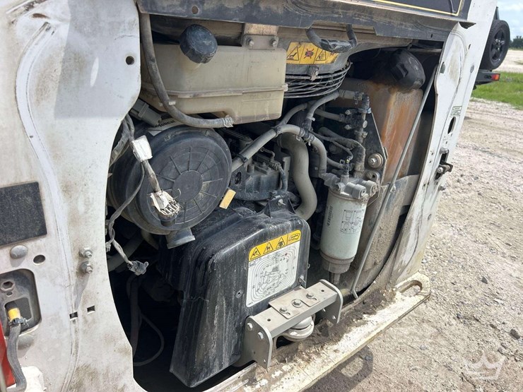 2021-bobcat-t62-image-19