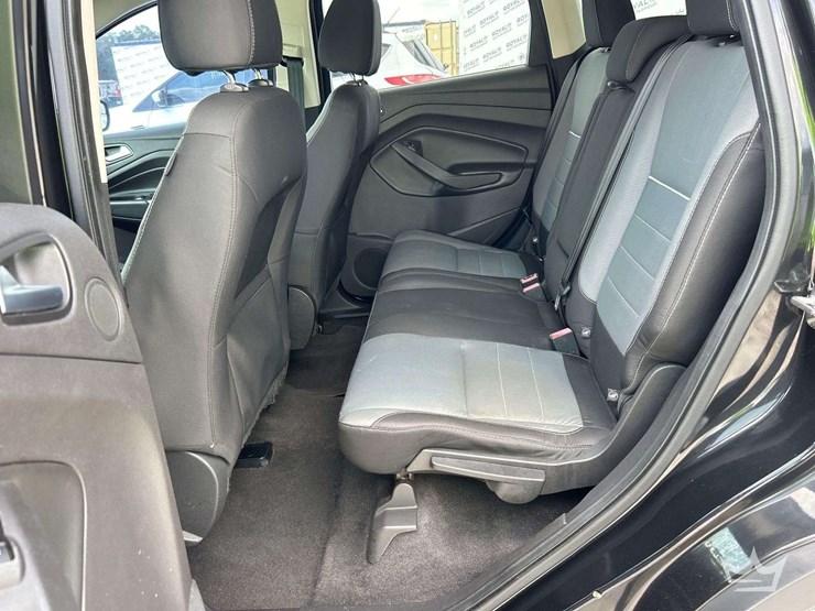 2015-ford-escape-image-22