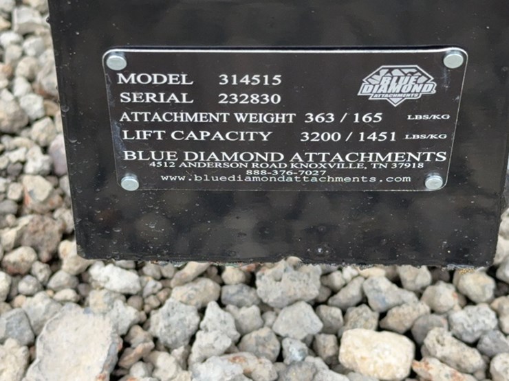 #2066-•-blue-diamond-48"-skid-steer-brick-image-2