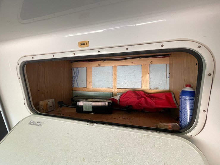 #7001-•-2018-escape-5.0-ta-5th-wheel-camper-(has-mn-title-in-dealy)-image-9