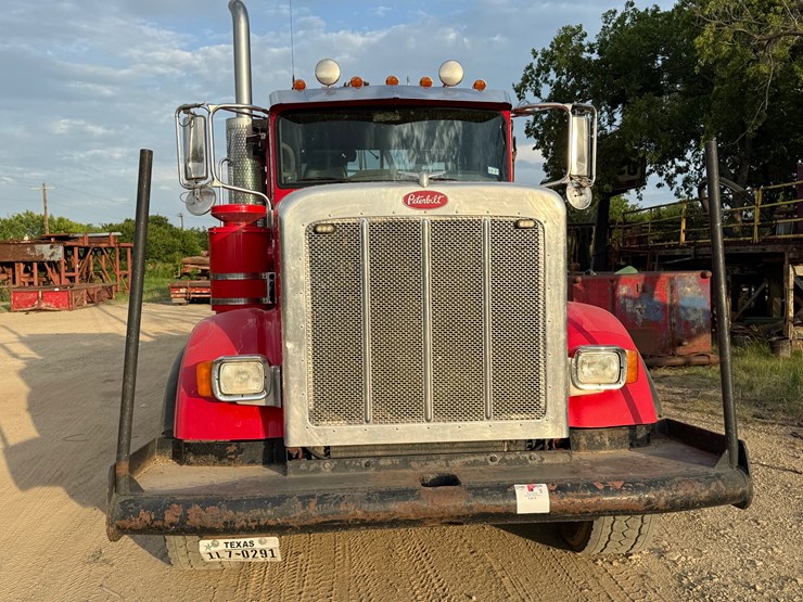 2013-peterbilt-367-image-4