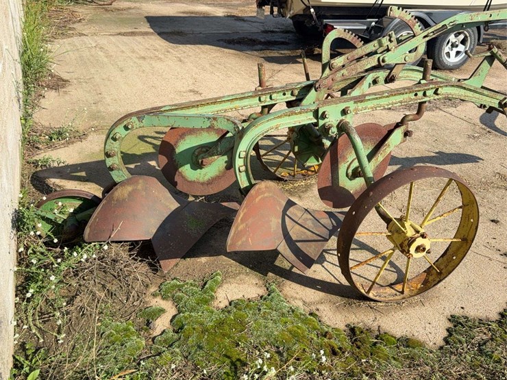 john-deere-12-image-5