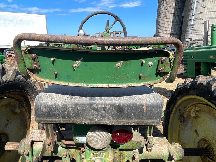 john-deere-b-image-23