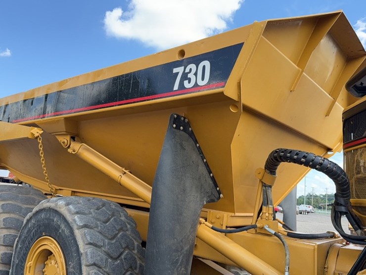caterpillar-730-image-7