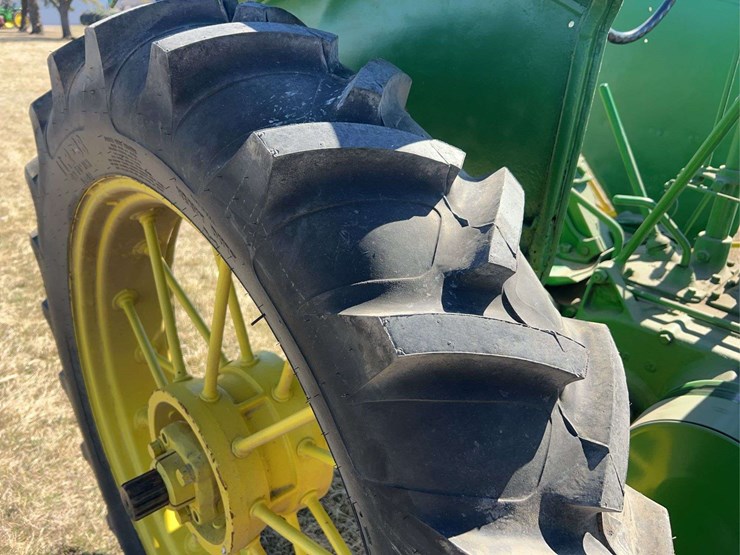 john-deere-model-b-image-34