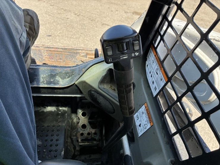 2017-bobcat-s590-image-16