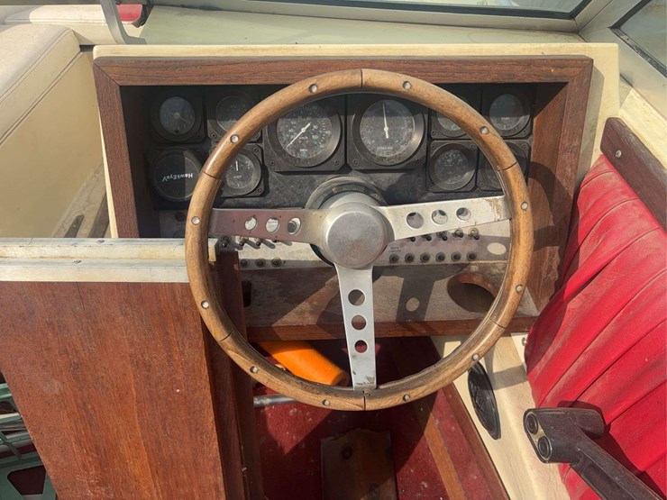 18’-cobalt-boat-and-trailer-image-26