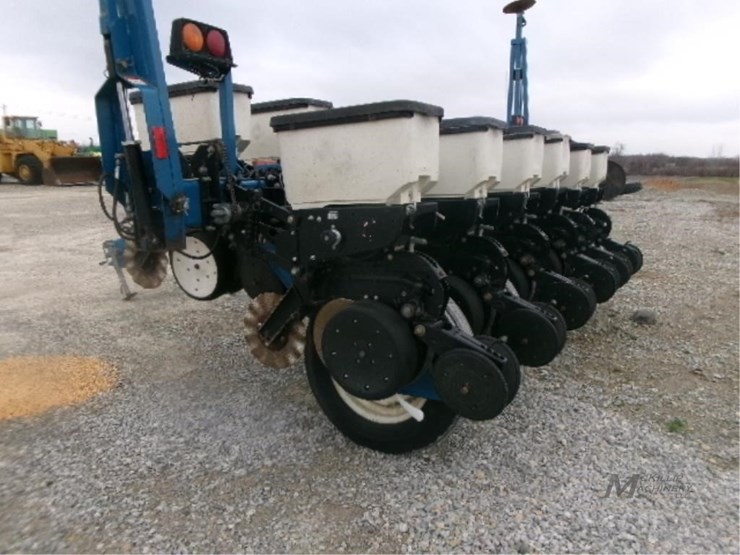 2000-kinze-3000-image-9