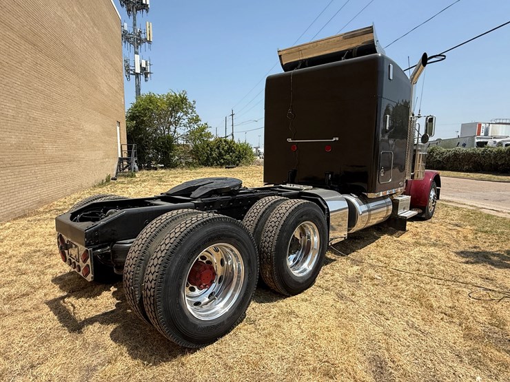2000-peterbilt-379-image-6