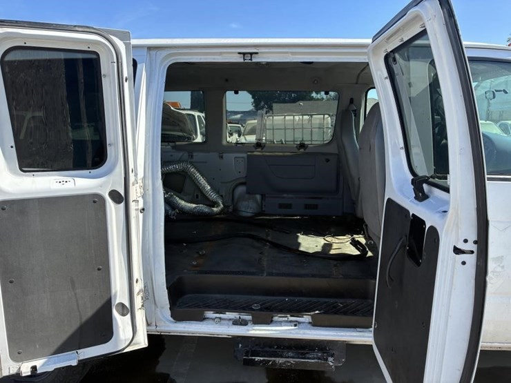 2007-ford-e350-image-14
