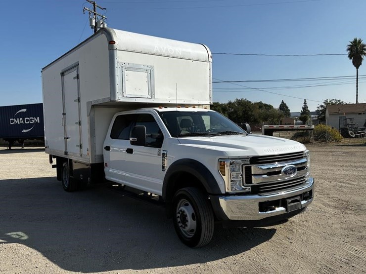 2018-ford-f550-xlt-image-2
