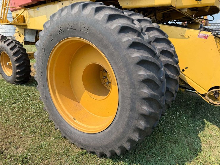 1992-new-holland-tr86-image-14