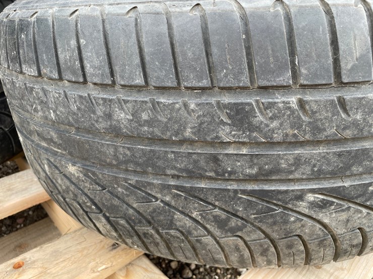 #4561-•-(4)-bmw-5-bolt-rims-with-tires-image-17