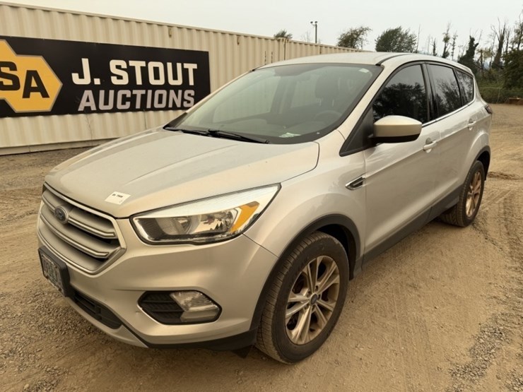 2017-ford-escape-se-image-1
