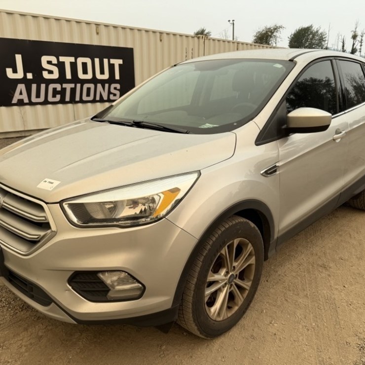 2017 FORD ESCAPE SE