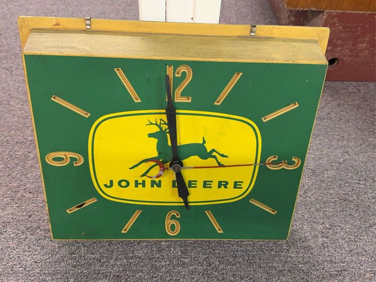 john-deere-dealer-clock-image-2