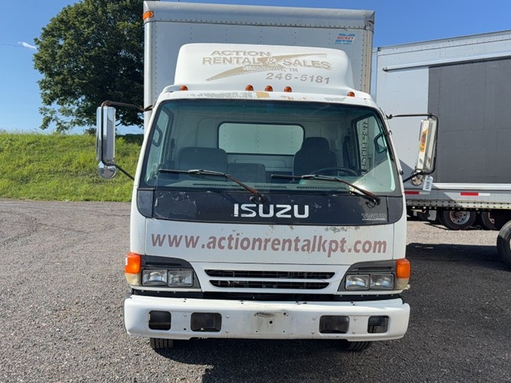 2003-isuzu-nqr-image-2