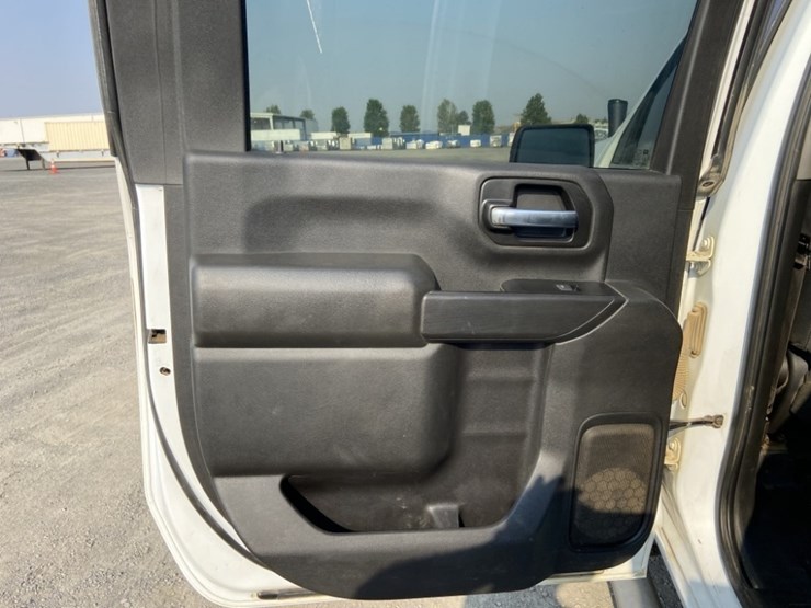 2020-chevrolet-silverado-2500-image-26
