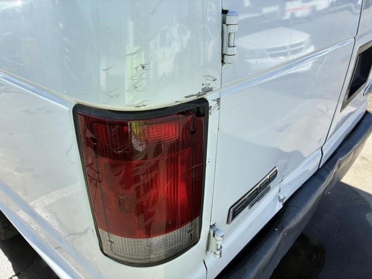 2007-ford-e350-image-5