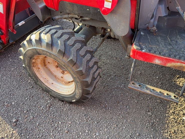 massey-ferguson-1533-image-12