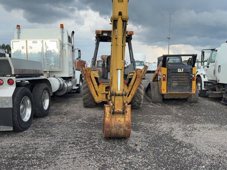 caterpillar-416c-image-12