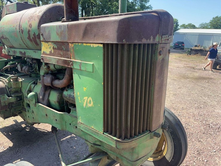 john-deere-70-image-12