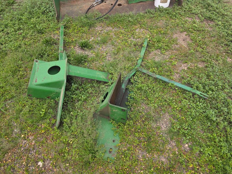 john-deere-148-image-3