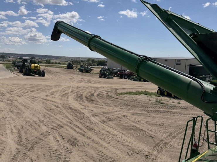 2020-john-deere-s790-image-97