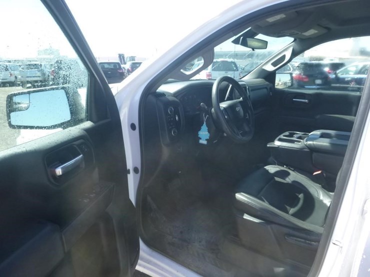 2021-chevrolet-1500-image-5