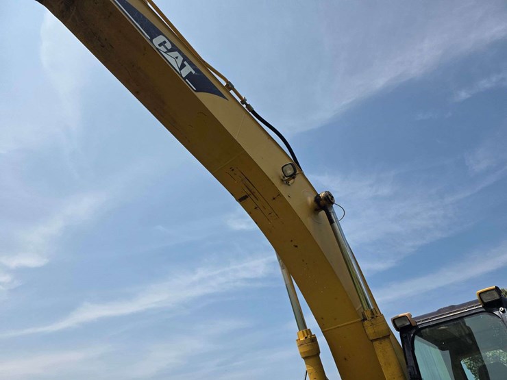 2002-caterpillar-330cl-image-24