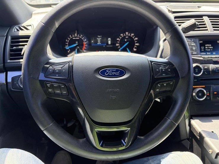 2018-ford-explorer-image-14