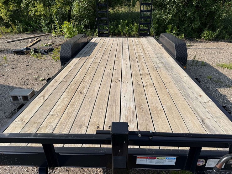 2016-pj-tandem-axle-trailer,-83”-wide,-16’+2’-beavertail,-st235/80r16-tires,-8-bolt-hubs,-5’x16”-ram-image-7