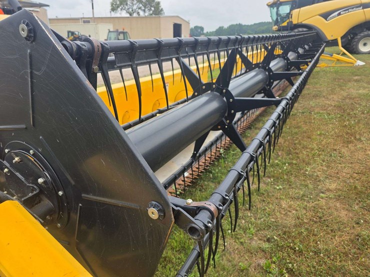 new-holland-74c-image-10