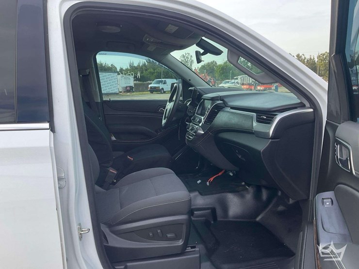 2020-chevrolet-tahoe-image-17