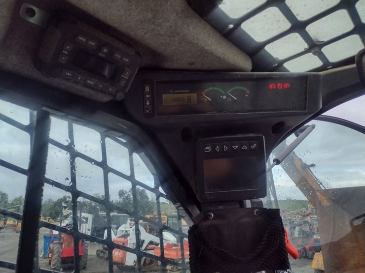 deere-325g-image-7