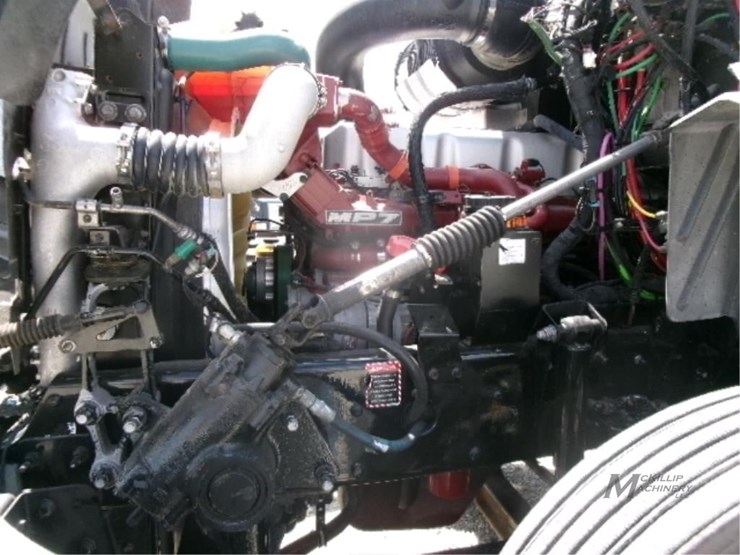 2017-mack-pinnacle-cxu613-image-34