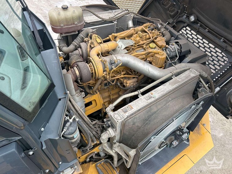 2022-deere-260e-image-24