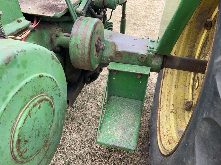 john-deere-520-image-49