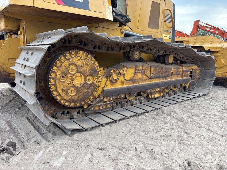 2015-caterpillar-d6k2-lgp-image-42