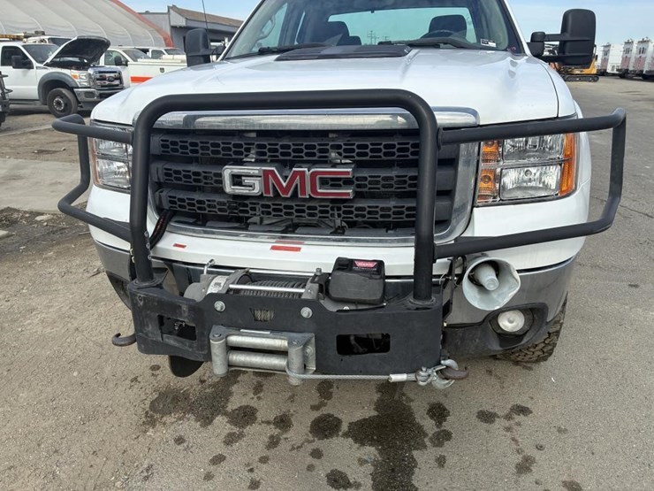 2012-gmc-sierra-2500-image-11